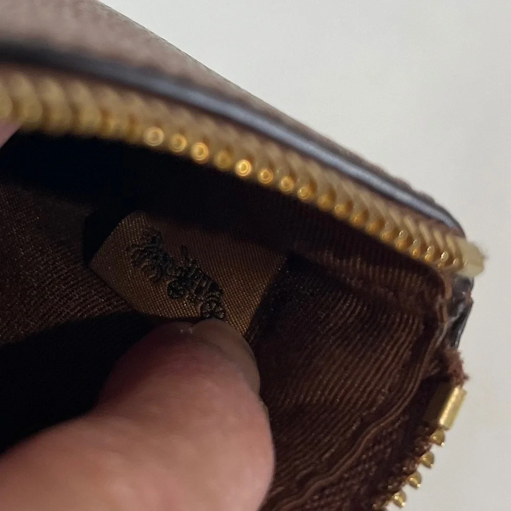 Coach Wristlet Women Brown Pebbled Leather Gold Logo Minimalist Classic Wallet